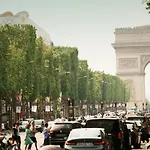 62 - Beautiful Triangle D- 100m From Champs-elysees Apartamento París