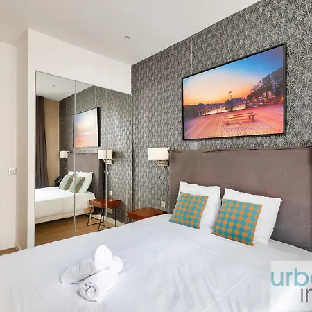 Apartment 62 - Beautiful Triangle D- 100m From Champs-elysees Paris